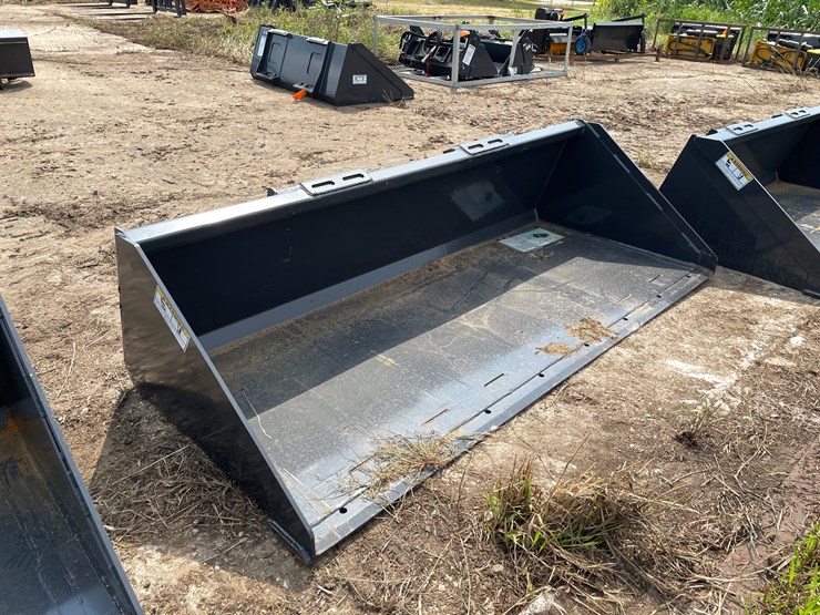 #9815-•-wolverine-82"-bucket-attachment-image-3