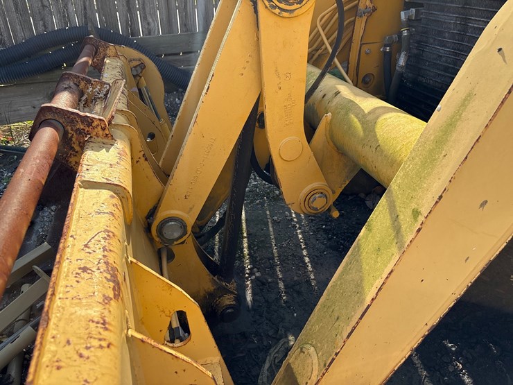 2005-deere-310g-image-10