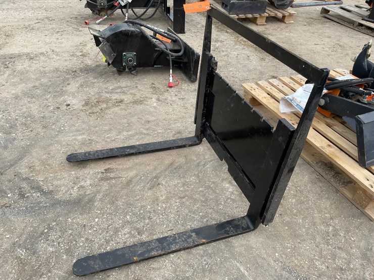 #9784-•-mini-skid-steer-pallet-fork-attachment-image-4