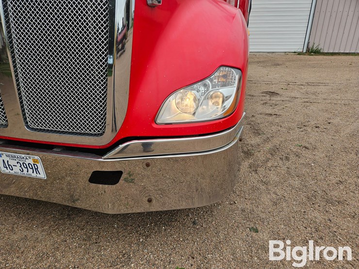 2015-kenworth-t660-image-16