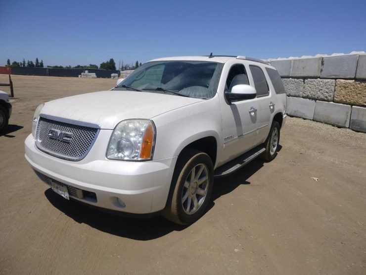 2011-gmc-yukon-denali-image-2