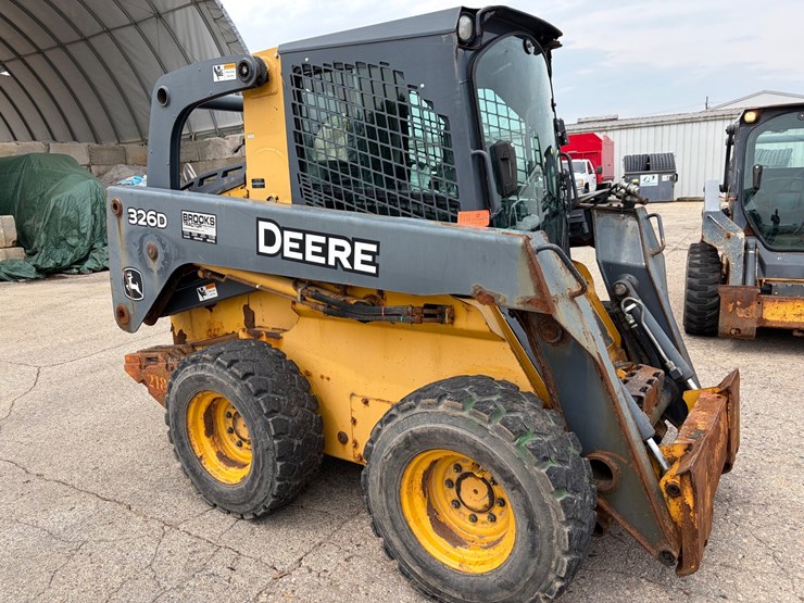 deere-326d-image-3