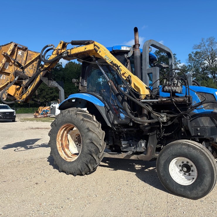 #108 • 2006 New Holland Tractor & Boom Mower