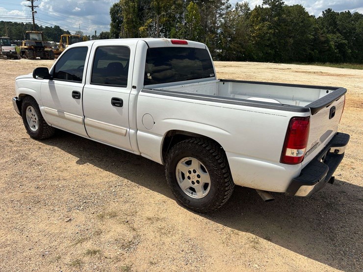 2006-chevrolet-silverado-1500-image-2