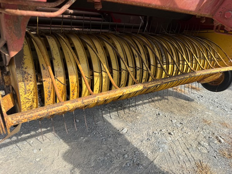 new-holland-855-image-8