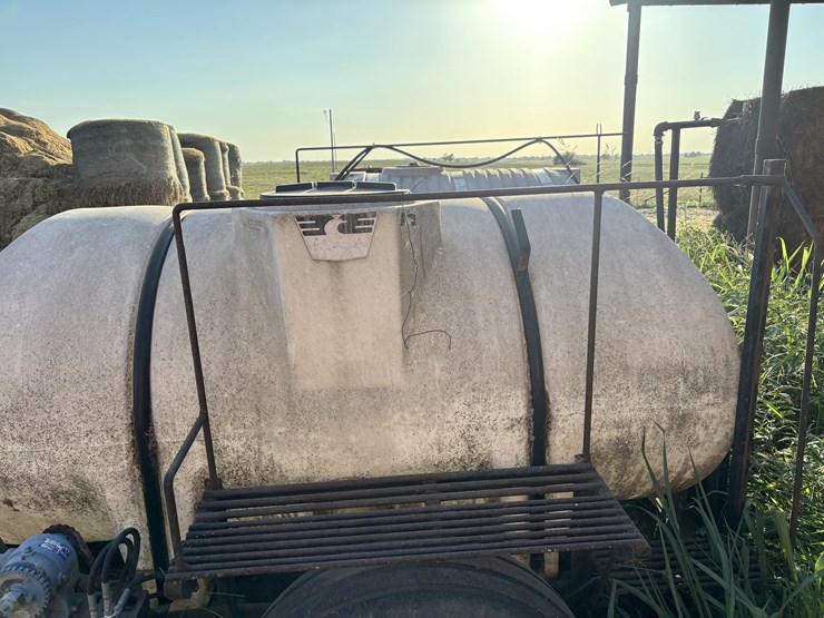 1000-gallon-sprayer-image-3