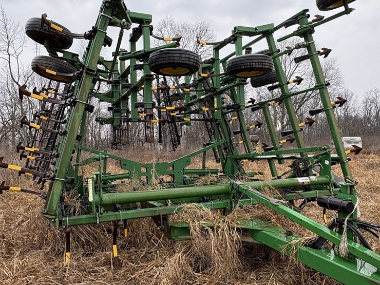 2007-john-deere-2210-image-2