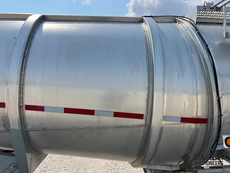 1976-polar-tanker-image-19