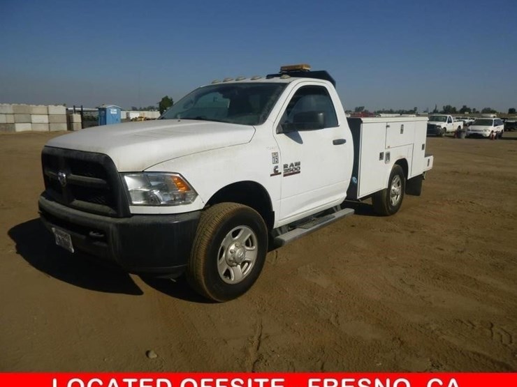 2016-dodge-3500-image-1