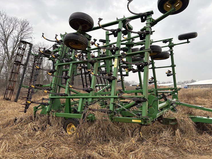 2007-john-deere-2210-image-4