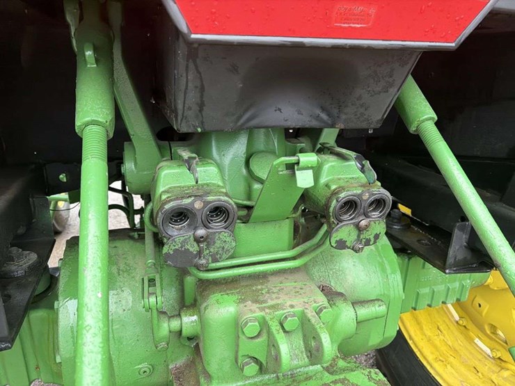 john-deere-3055-image-11