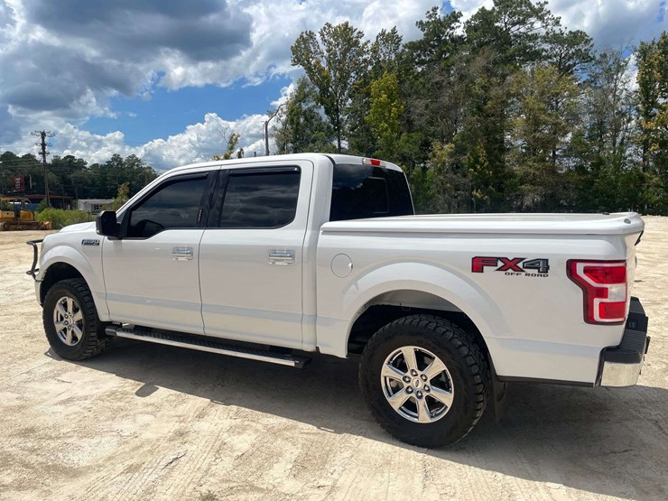 2019-ford-f150-xlt-image-2