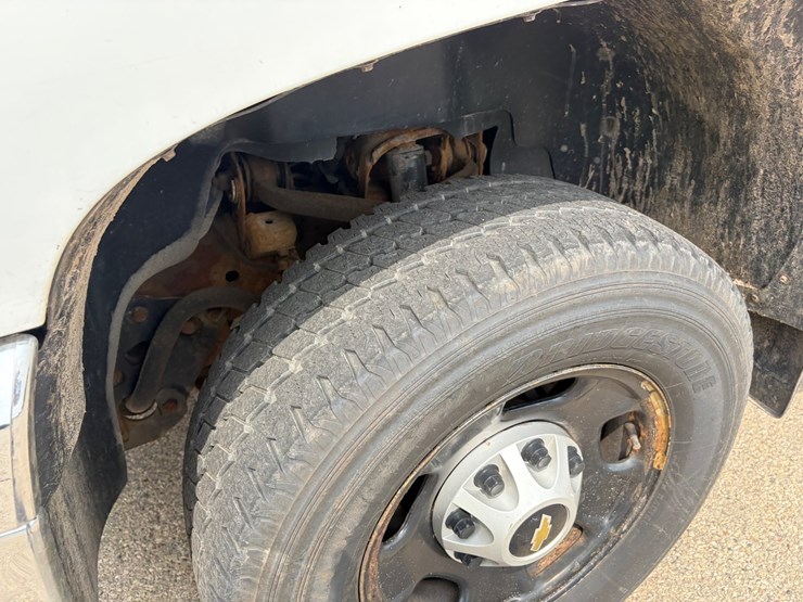 2014-chevrolet-3500-image-14