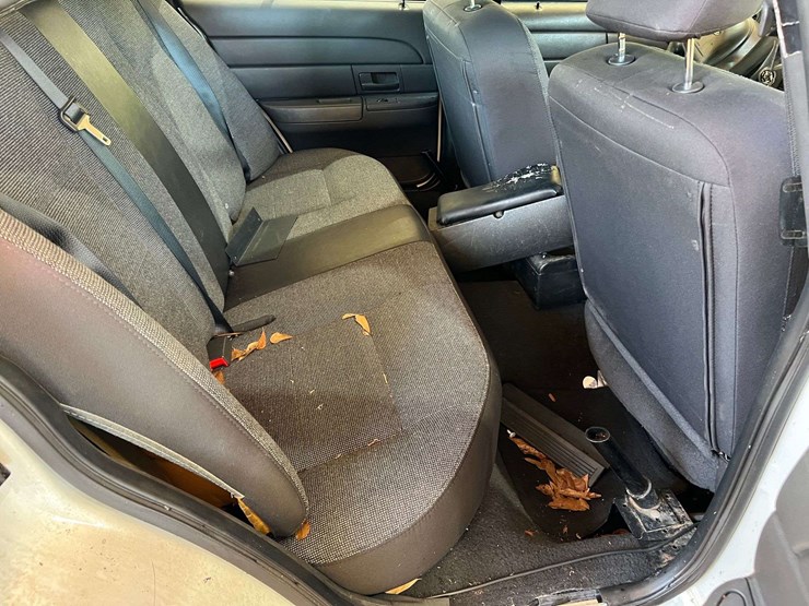 2003-ford-crown-vic-(188,503-miles)-image-22