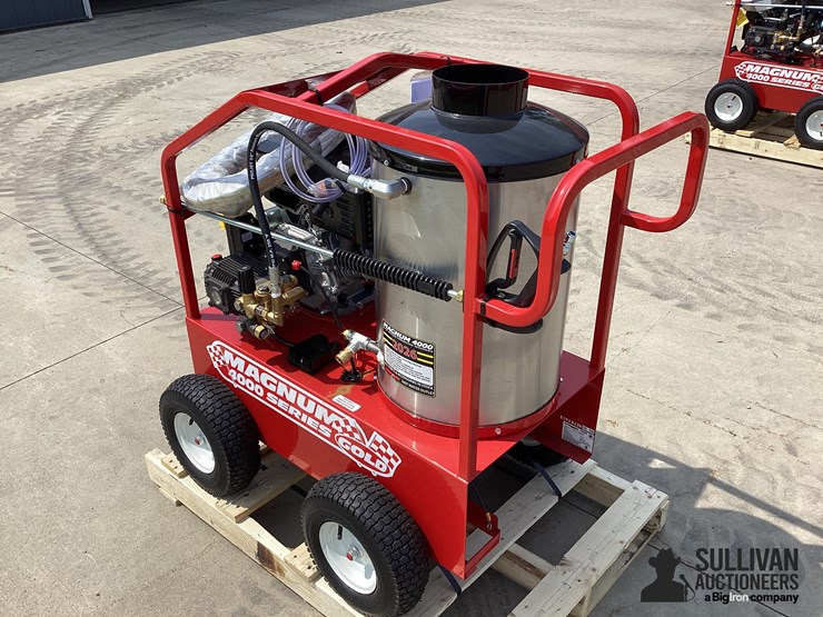 2026-magnum-4000-series-hot-water-pressure-washer-image-7