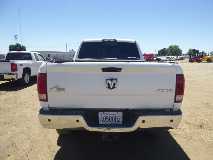 2017-dodge-3500-image-21