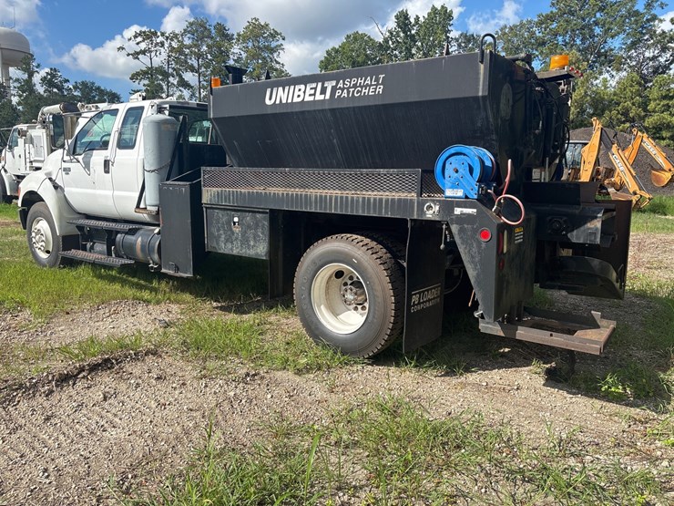 2004-ford-f750-image-32