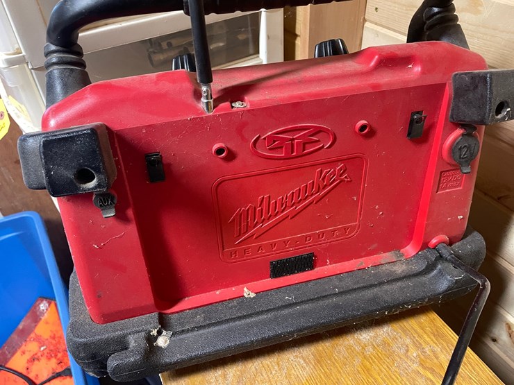 #10181-•-milwaukee-jobsite-radio-image-7