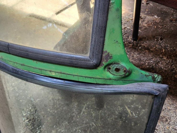 #2820-•-john-deere-4440-tractor-cab-door-image-6