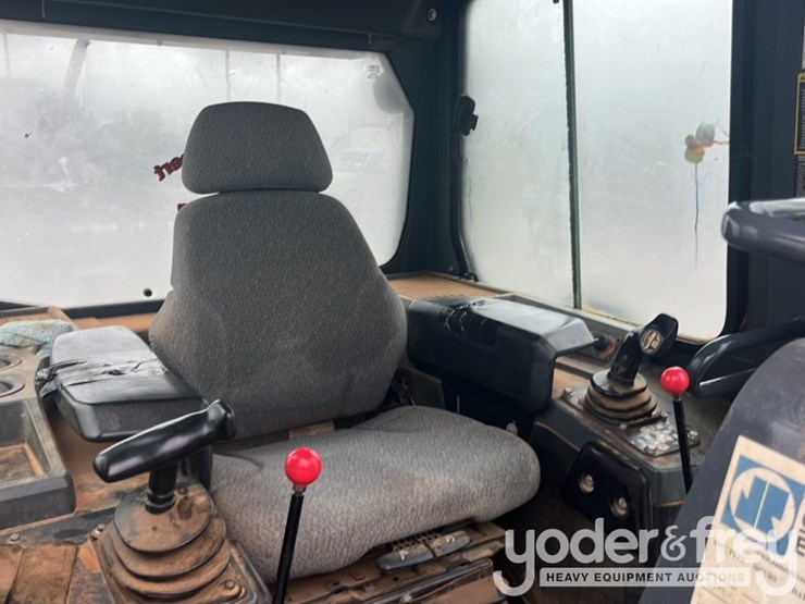 2016-deere-550k-image-37