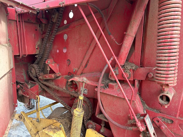new-holland-650-image-8