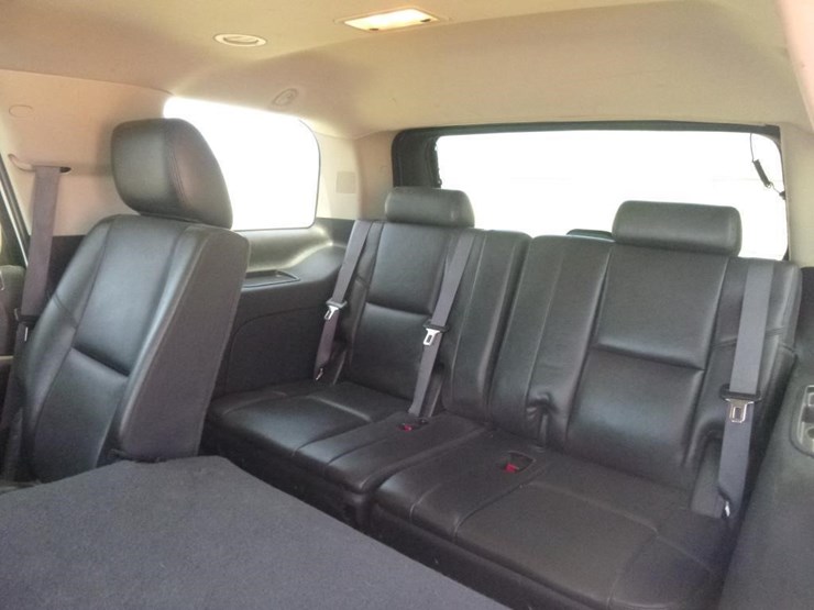 2011-gmc-yukon-denali-image-15