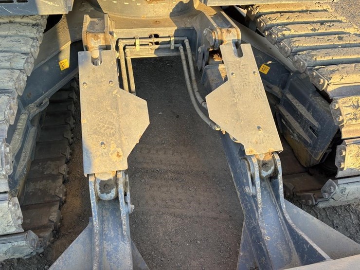 2023-xcmg-xe155ucr-hydraulic-excavator-image-11