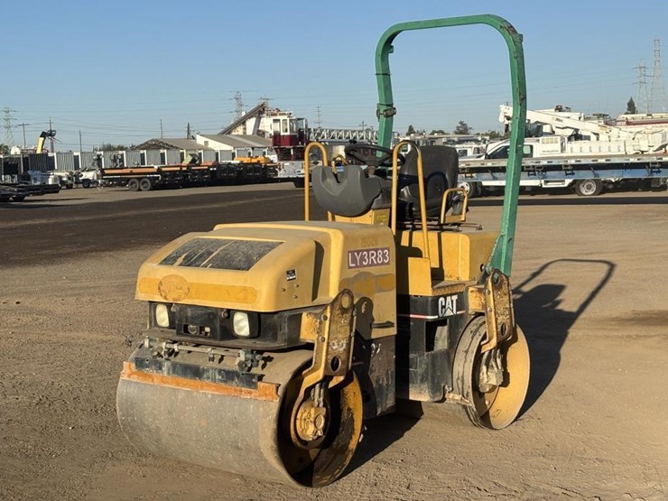 2006-caterpillar-cb-224e-image-1