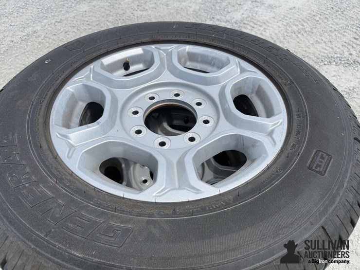 general-grabber-lt275/65r18-tires-on-8-bolt-ford-rims-image-7