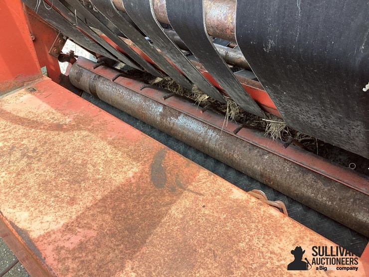 hesston-5600-image-11