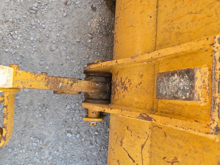 caterpillar-953d-image-26