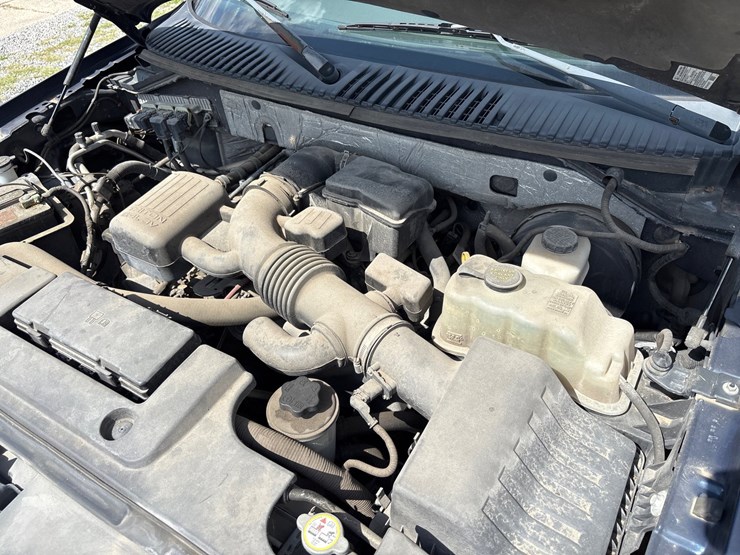 2013-ford-expedition-image-17