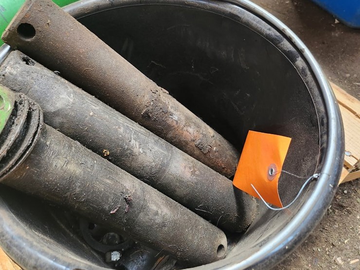 #2816-•-john-deere-hydraulic-rams-image-4