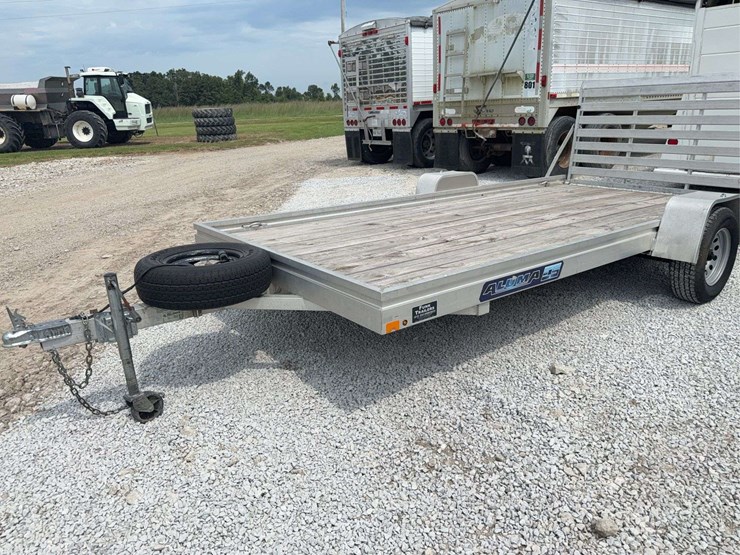 2019-aluma-single-axle-trailer,-w/fold-down-ramp,-wood-floor,-low-use,-model-7814es-w,-from-estate-vin-1ygus1413kb184718-image-1