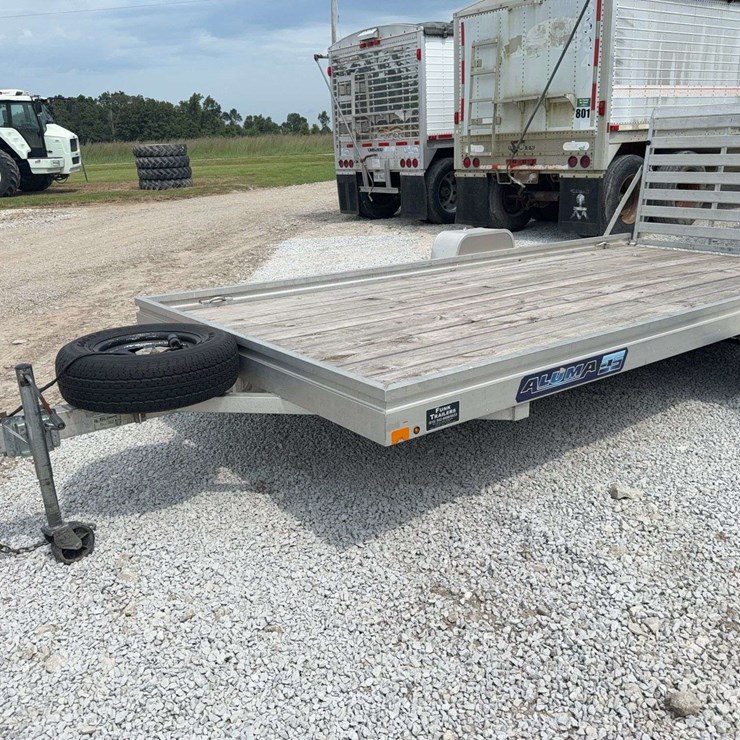 2019 Aluma single axle trailer, w/fold down ramp, wood floor, low use, Model 7814ES w, from estate vin 1YGUS1413kb184718