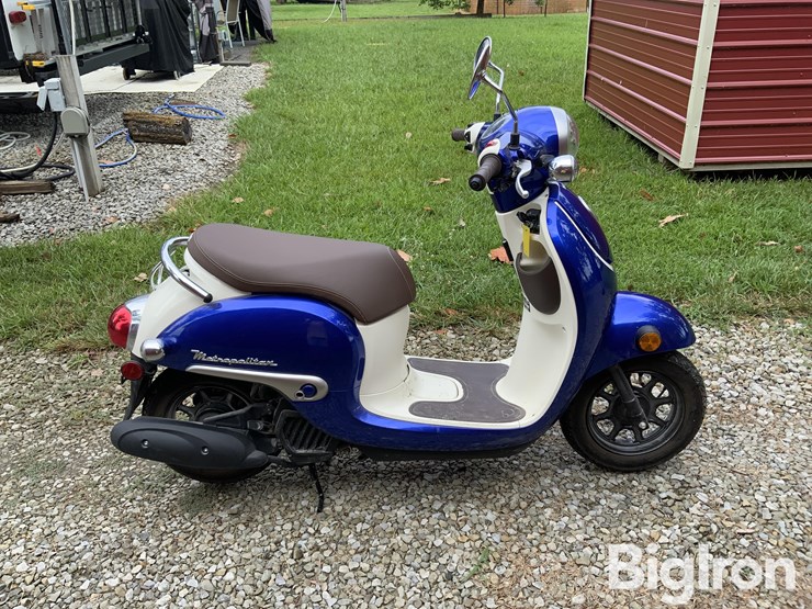 2024-honda-metropolitan-ncw50-scooter-image-4