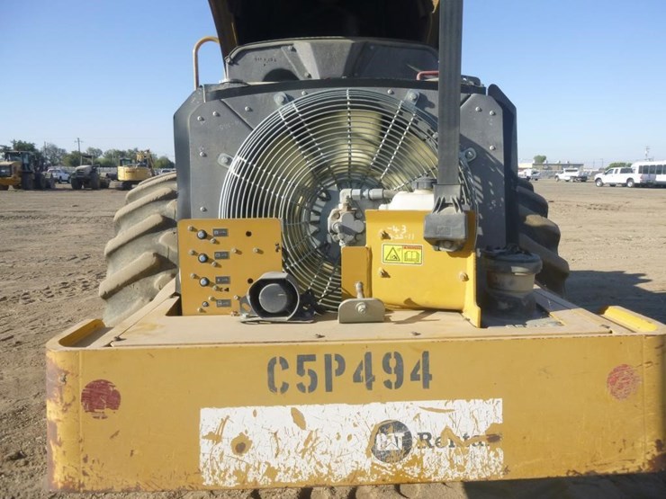 2011-caterpillar-cp56-image-23