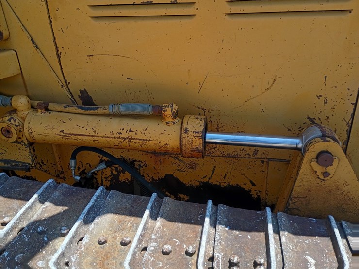 caterpillar-d4c-image-50