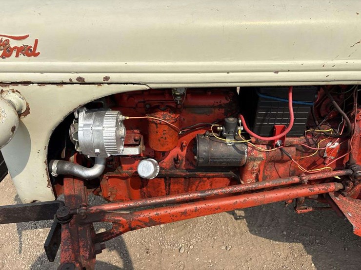 1951-ford-8n-image-11