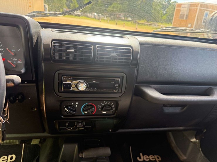 2003-jeep-wrangler-image-15