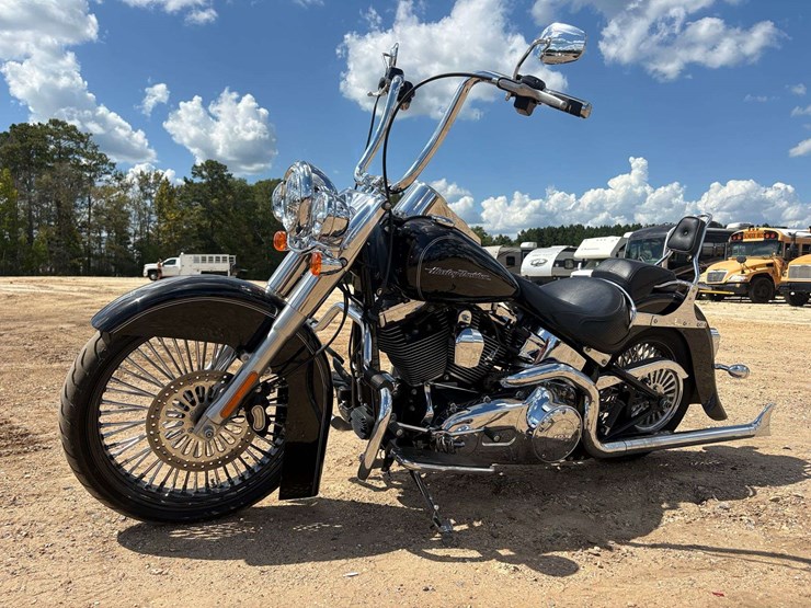 2016-harley-davidson-softail-deluxe-(8,546-miles)-image-1