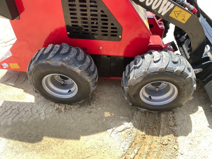 #416-•-new-ht360-mini-wheel-skid-steer-image-30