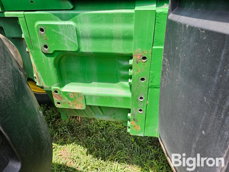 2011-john-deere-8285r-image-17