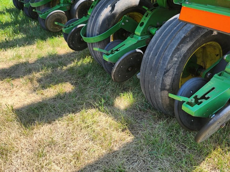 john-deere-1760-image-10
