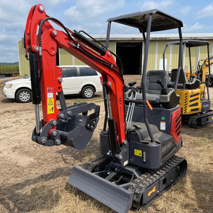 #9736 • AGT Mini Excavator MX15RX