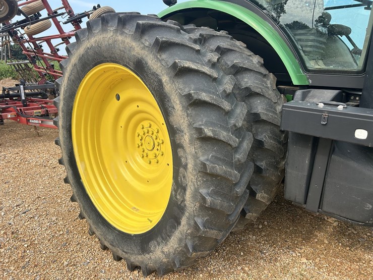 2013-john-deere-8285r-image-4