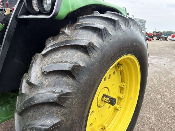 john-deere-3055-image-10