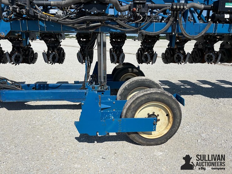 1995-kinze-2600-image-12