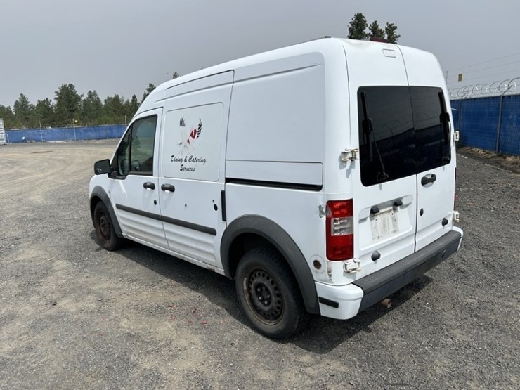 2010-ford-transit-connect-image-3