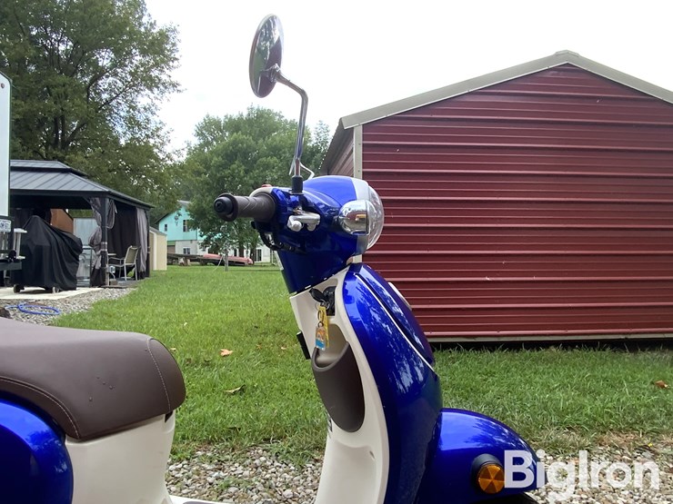 2024-honda-metropolitan-ncw50-scooter-image-16